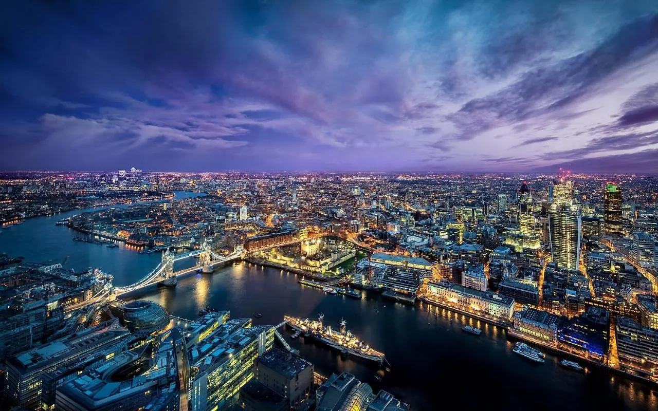 Homestay Stunning 3 Bedroom Property- Large Rooms London