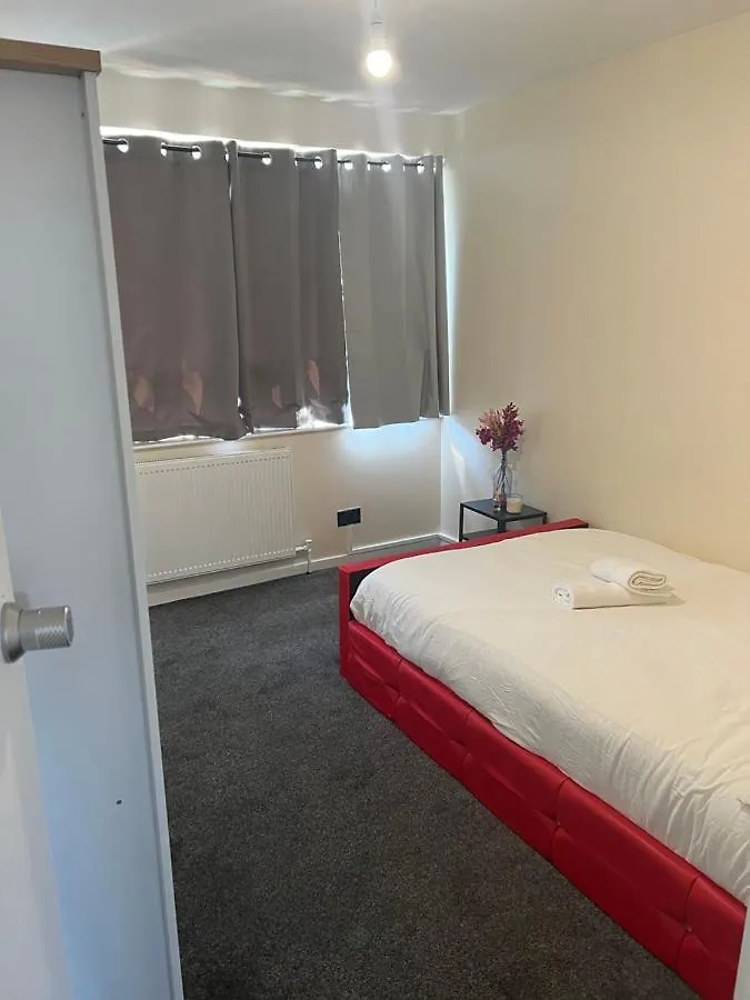 Stunning 3 Bedroom Property- Large Rooms Londres 0*,